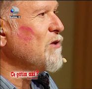 Chef Antonio Pasarelli, plin de ruj pe obraji! Vezi cine l-a sarutat cu foc